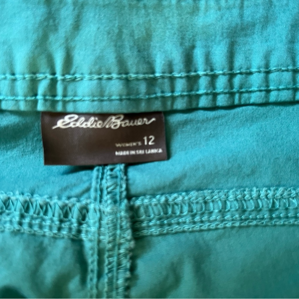 Women’s Eddie Bauer Teal Shorts - Picture 4 of 6